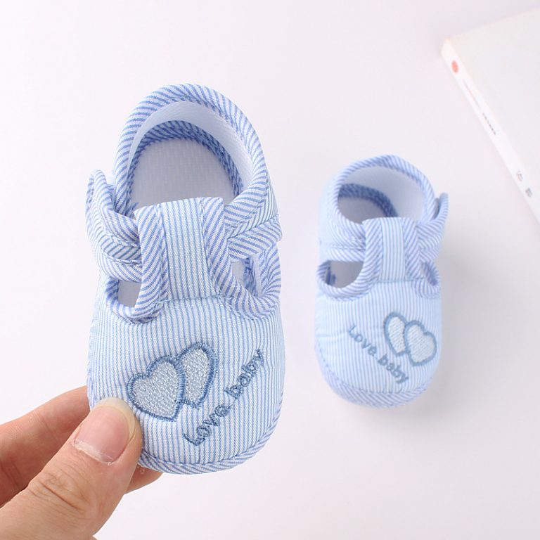 Lovely hearts newborn shoes