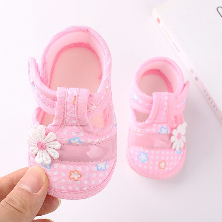 Daisy bloom baby shoes