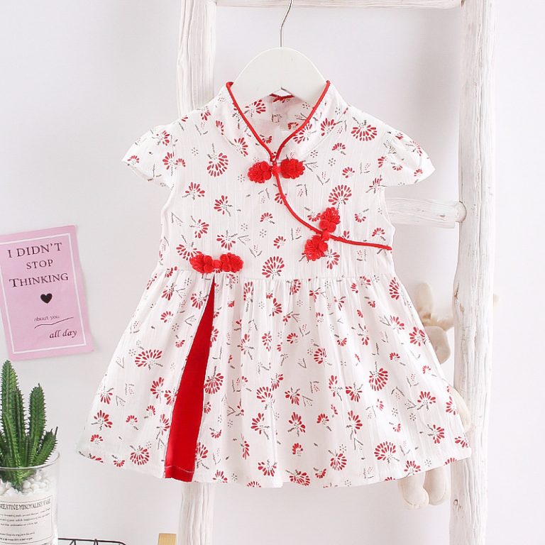 Stylish floral mandarin top