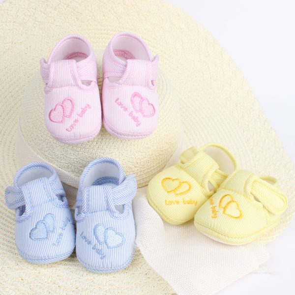 Lovely hearts newborn shoes