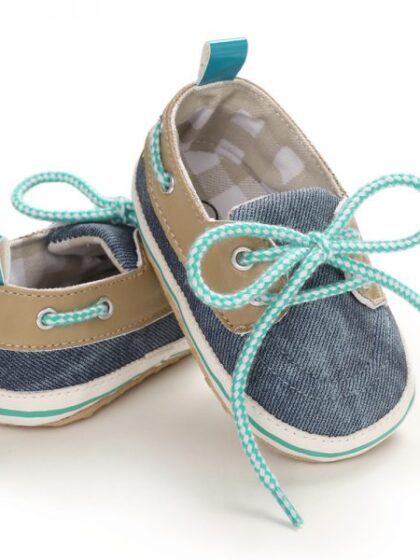 Baby canvas shoes